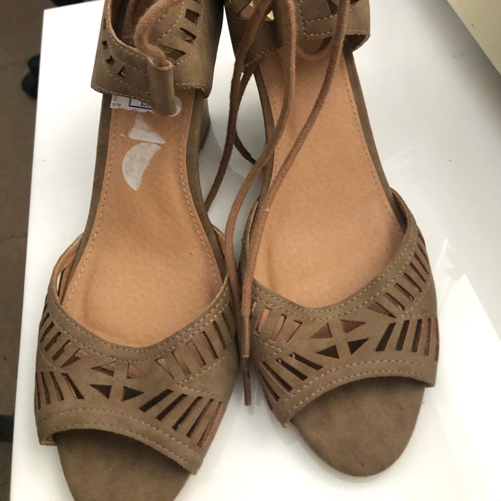 Wedge shoes